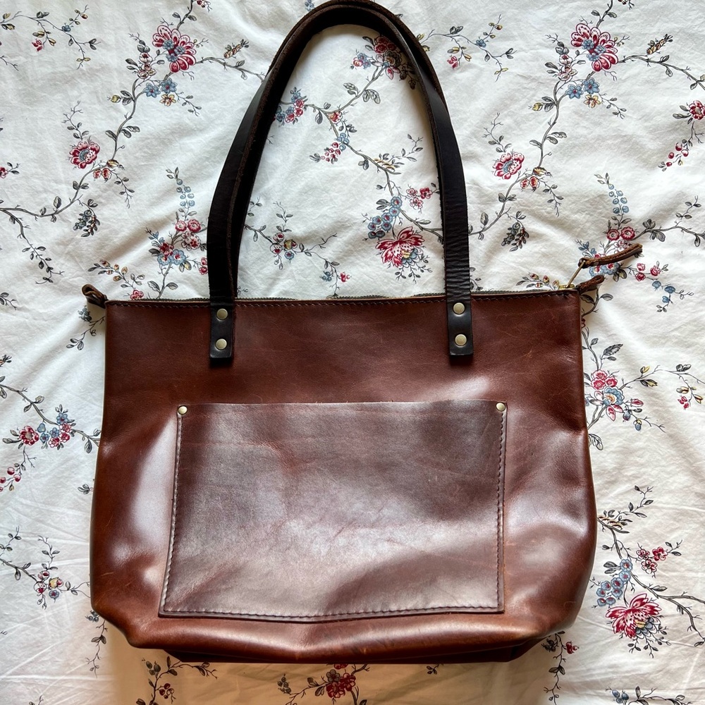 Portland Leather Medium Zipper Tote in Grizzly Leather